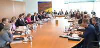Kabinett bringt Maßnahmen zur Stärkung des Euro-Rettungsschirms auf den Weg…