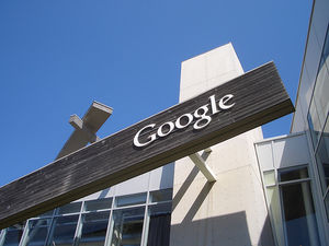 Google-Attacke: Unternehmen fühlen sich betrogen – Internetgigant spielt laut Konkurrenz mit unfairen Karten