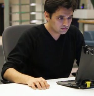 Pranav Mistry: Mouseless ist innovativer Bedienungsansatz (Foto: MIT)
