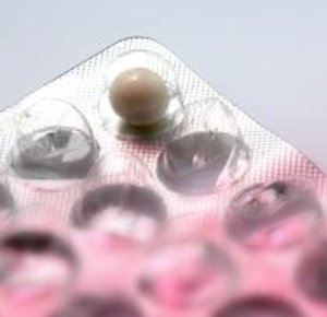 Antibabypille: Langjährige Einnahme senkt Krebsrisiko (Foto: pixelio.de, Sturm)