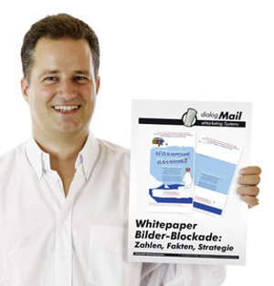 Mag. Michael Kornfeld präsentiert stolz das neueste Whitepaper (C) 2011