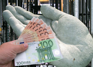 Geld: Krise belastet Zahlungsmoral (Foto: pixelio.de/Meyhome)
