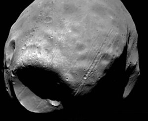 Phobos: Einstiges Ziel der havarierten Sonde (Foto: NASA)