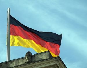 Unternehmenslenker zählen auf Deutschland – Angela Merkel für Krisenmanagement am besten bewertet