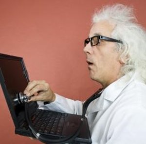 IT-Check: ältere Mitarbeiter wieder gefragt (Foto: pixelio.de, Rolf van Melis)