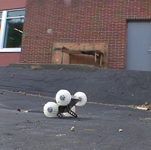 Sand Flea: Roboter springt auf Gebäudedächer (Foto: Boston Dynamics)