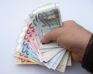 Geld: Aufregung um Bonus für Barclays-Chef (Foto: pixelio.de/Klaus-Uwe Gerhardt)
