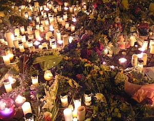 Kerzen nach Attentat: Norwegen verteidigt seine Grundwerte (Foto: Wikimedia/Lim)