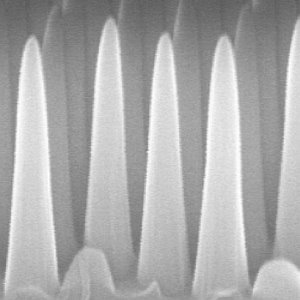 Nano-Technologie: Neues Glas reinigt sich selbst – MIT-Entwicklung resistent gegen Beschlag und Spiegelungen