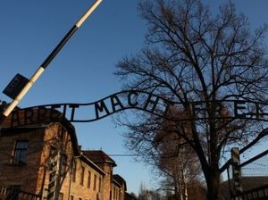 Mahnmal gegen Rechts: fehlt im Netz (Foto: pixelio.de, Michael Werner Nickel)