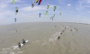 World Cup der Drachenbändiger startet auf Sylt - 160 Teilnehmer aus rund 20 Nationen kämpfen beim MINI Kitesurf Worldcup 2012 um den Titel