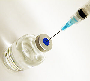 Impfstoff-Ampulle: Seide schützt Impfstoff bis 60 Grad (Foto: sxc.hu/zeathiel)