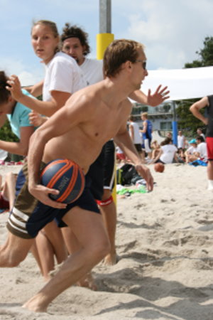 Beachbasketball und Beachtennis auf Fehmarn