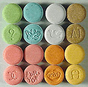 Ecstasy in Tablettenform: macht Menschen einfühlsamer (Foto: Universität Basel)