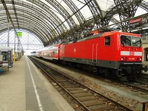 Bahnhof: DB-Vorstand gewährt sechs Monate Auszeit (Foto: pixelio.de, Paulwip)