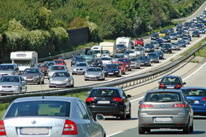 Autobahn: Verkehrslärm auf Dauer ungesund (Foto: pixelio.de, Th. Reinhardt)