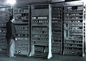 Ungetüm: der EDSAC in Aktion (Foto: University of Cambridge)