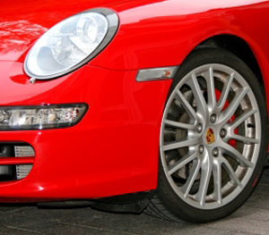 Porsche: wieder alleinig in deutscher Hand (Foto: pixelio.de, Thomas Siepmann)