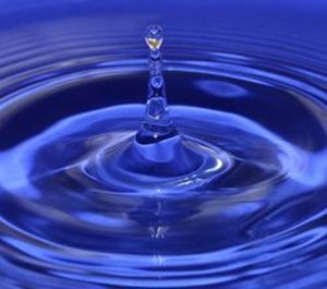 Wasser blei gleicher Temperatur flüssig und fest – „Unterkühlte Flüssigkeit“: Vor 15 Jahren entwickelte Theorie bestätigt
