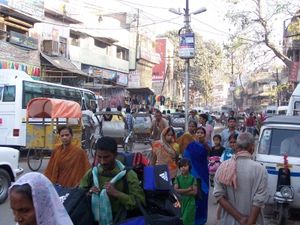 Alltag in Indien: Immer mehr haben mobiles Web (Foto: pixelio.de, Dieter Schütz)