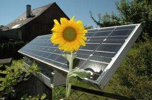 Solarzellen: effizienter durch Wärmetechnik (Foto: pixelio.de, Norbert Staub)