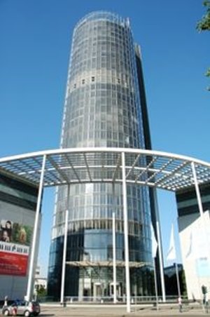 RWE-Turm Essen: Konzern muss Milliarden abschreiben (Foto: pixelio.de/H.C. Hein)