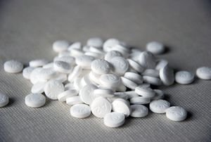 Tabletten: reichen in vielen Fällen aus (Foto: pixelio.de, Verena Münch)