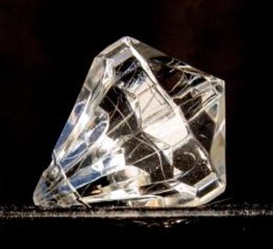 Diamant: De Beers will Preise an Nachfrage anpassen (Foto: pixelio.de, F.H.M.)