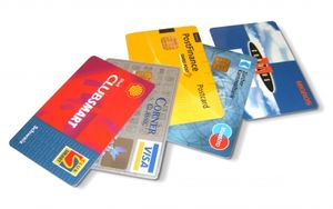 Geldkarten stellen Bargeld in den Schatten – Kunden präferieren immer stärker moderne Zahlungsmöglichkeiten