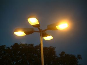 Straßenbeleuchtung: 2023 fast nur noch LEDs – Leuchtdioden bald vorherrschend – Vernetzung hinkt nach