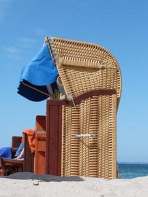 Strandkorb: Arbeit im Urlaub (Foto: pixelio.de, reisen-sehenswuerdigkeiten.de)