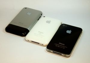 iPhone-Generationen: Hype nur unter Apple-Fans (Foto: H. Wanetschka/pixelio.de)