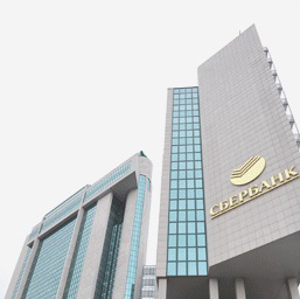 Enorme Verluste: Sanktionen treffen Sberbank hart – Hoher Finanzierungsaufwand durch begrenzten Zugang zum Kapitalmarkt