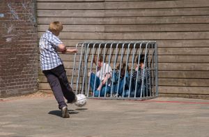 Teen-Bullying verdoppelt Depressionsrisiko – Langzeitstudie zeigt Gefahren von aggressiven Übergriffen in Pubertät