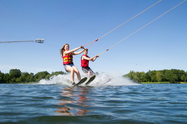 Wasserski-Aktiv-Aktion mit dem Wasserski  & Wakeboardpark Süsel und der Tourismus-Agentur Lübecker Bucht