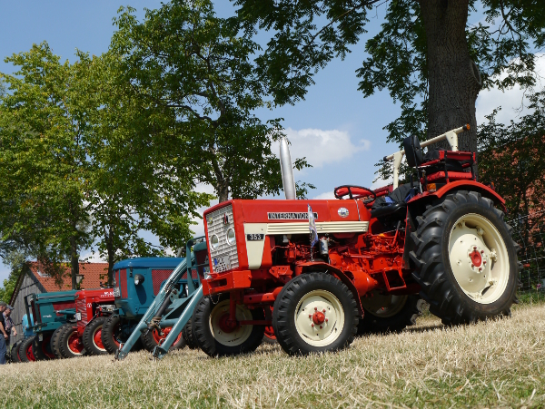 3. Trecker-Picknick in Grebin mit Musik