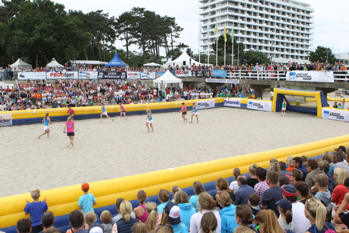 Hockey-Stars spielen zum 9. Mal um Beach-Krone – Großer Andrang für Starterfeld am Timmendorfer Strand