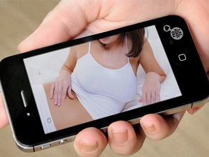 Sexting: Jeder Vierte teilt Nachrichten – Nutzer erwarten Privatsphäre, vernachlässigen sie aber selbst