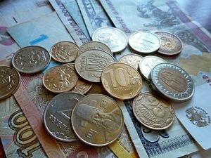 Russland: Hohe Inflation und schwacher Rubel – Wirtschaftsumfrage sagt Wertverlust der russischen Währung voraus